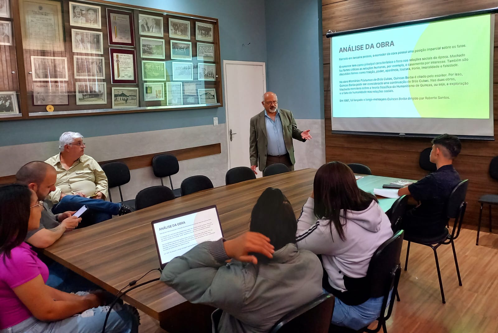 Câmara de Embu das Artes promove curso de literatura com obras abordadas no vestibular